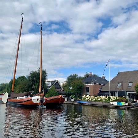 Puur Eastermar - Monumentaal, Authentiek En Luxe Koetshuis Aan Open Vaarwater Met Jacuzzi En Sauna Oostermeer Luaran gambar