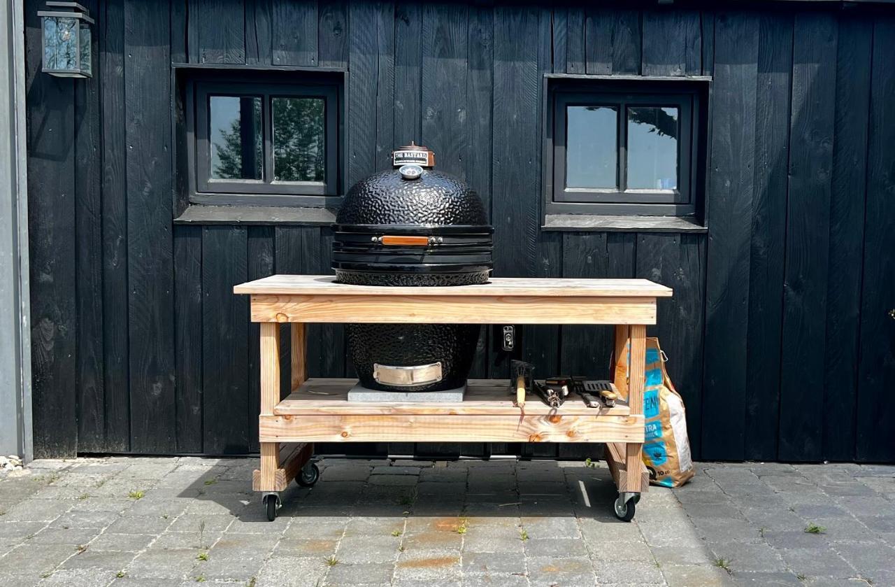 Puur Eastermar - Monumentaal, Authentiek En Luxe Koetshuis Aan Open Vaarwater Met Jacuzzi En Sauna Oostermeer Luaran gambar