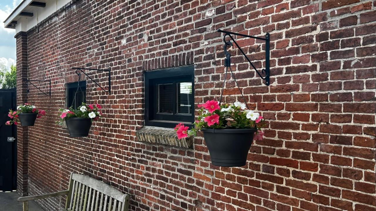 Puur Eastermar - Monumentaal, Authentiek En Luxe Koetshuis Aan Open Vaarwater Met Jacuzzi En Sauna Oostermeer Luaran gambar