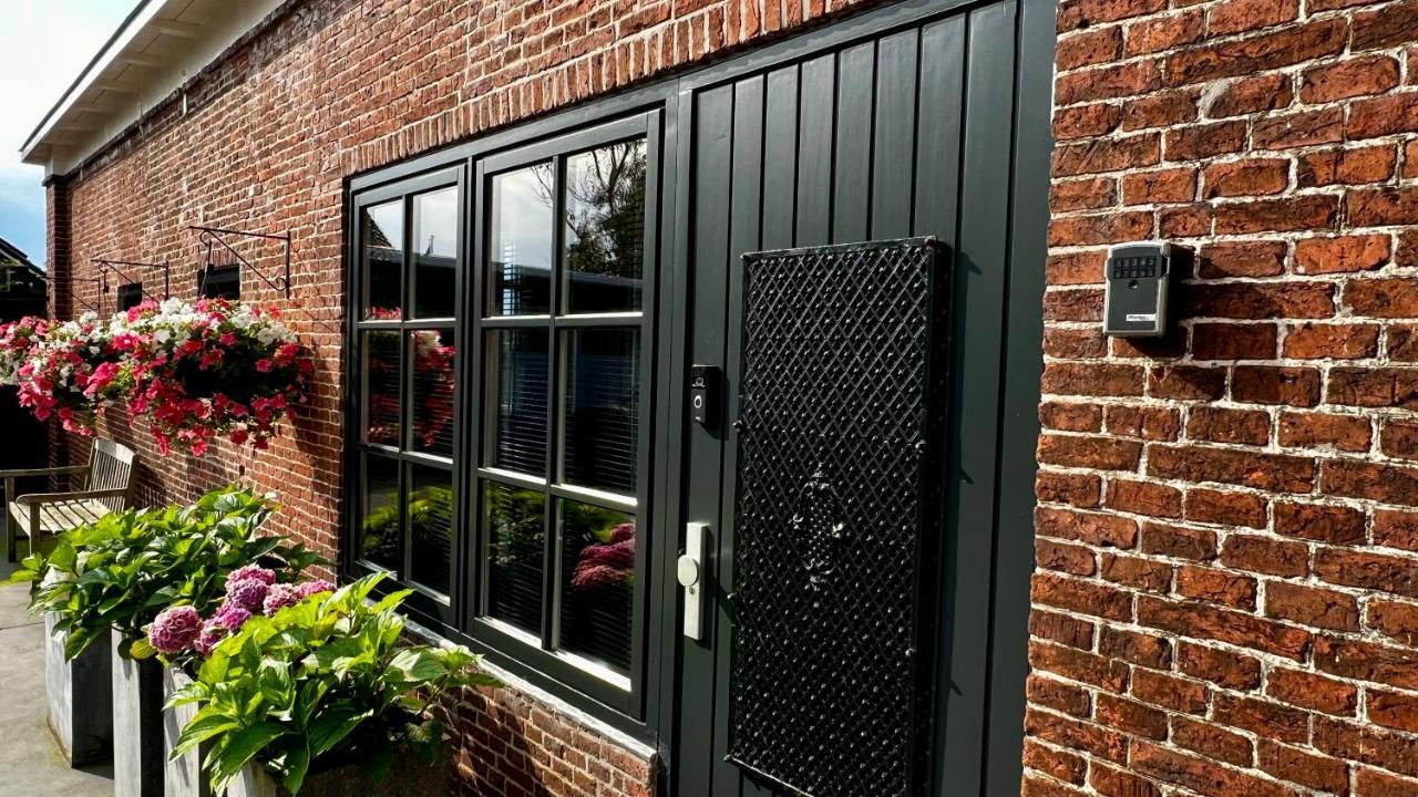 Puur Eastermar - Monumentaal, Authentiek En Luxe Koetshuis Aan Open Vaarwater Met Jacuzzi En Sauna Oostermeer Luaran gambar