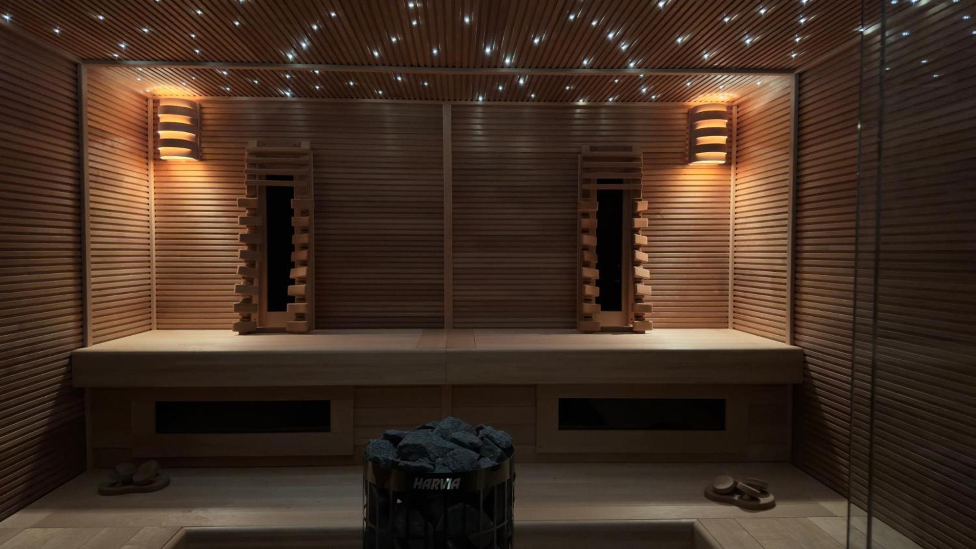 Puur Eastermar - Monumentaal, Authentiek En Luxe Koetshuis Aan Open Vaarwater Met Jacuzzi En Sauna Oostermeer Luaran gambar